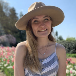 Meet your Posher, Adrianna